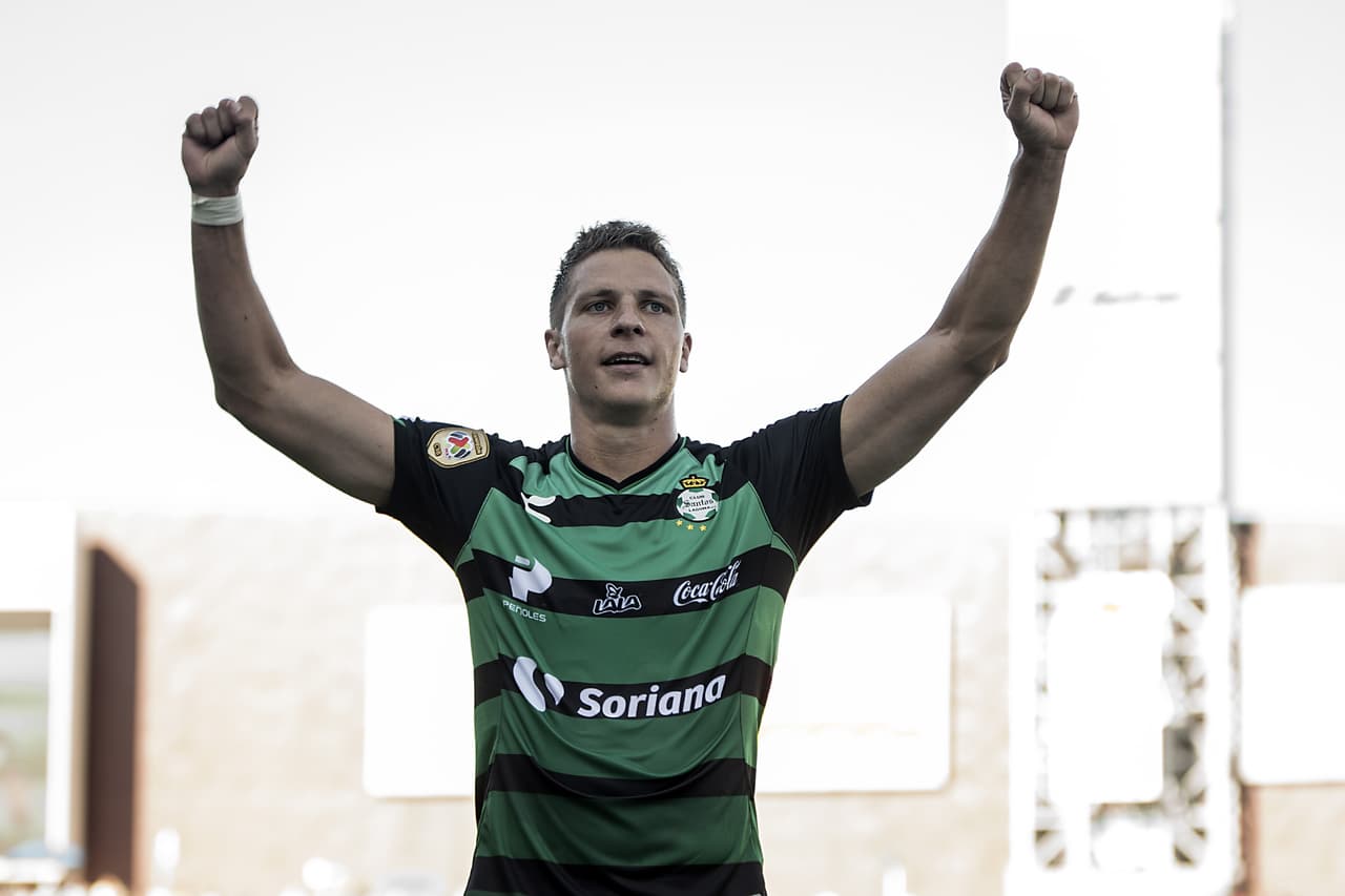 Delanteros: Julio Furch (Santos Laguna, 71)