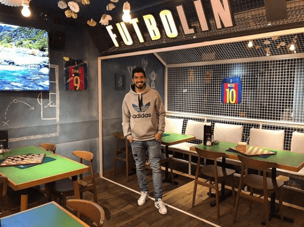 Messi y sus amigos visitaban regularmente el restaurante, pero las protestas, el tufo independentista, la turismofobia de los locales y la política afectaron poco a poco al mercado gastronómico de la ciudad.