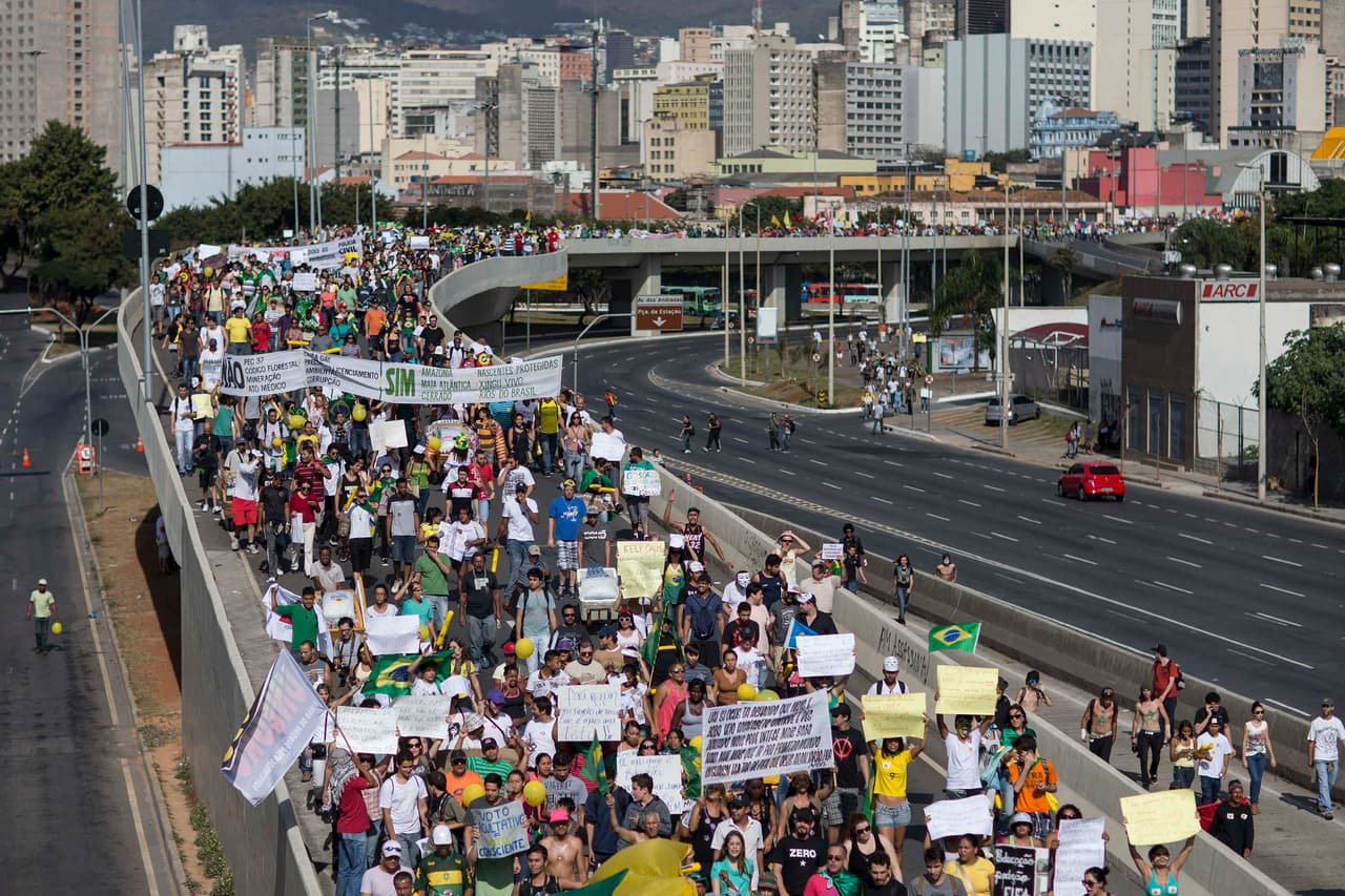 Esta Copa Confederaciones e presentó en medio de una crisis social en Brasil, con protestas y marchas fuertes como crítica al gobierno local.