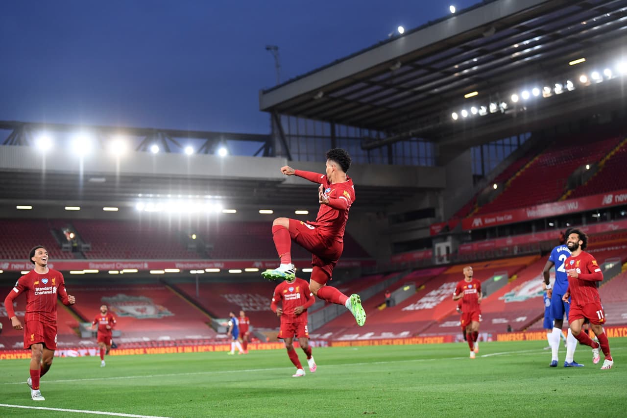 Chelsea tenía la oportunidad de poner un pie en la próxima Champions, pero no contaban con la feria de goles que les esperaba en Anfield. En la última jornada deberán ganar y esperar que Manchester United empate o pierda.