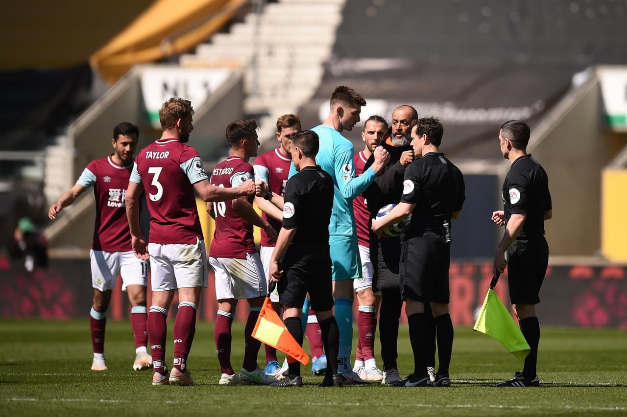 Wolverhampton se lleva una goliza por parte de Burney 4-0 durante la fecha 33 de la Premier League. Chris Wood anotó hat-trick para los locales y Ashley Wood puso la cereza en el pastel al minuto 85 del partido. El mexicano Raúl Jiménez aún no tiene participación en los encuentros con los Wolves.