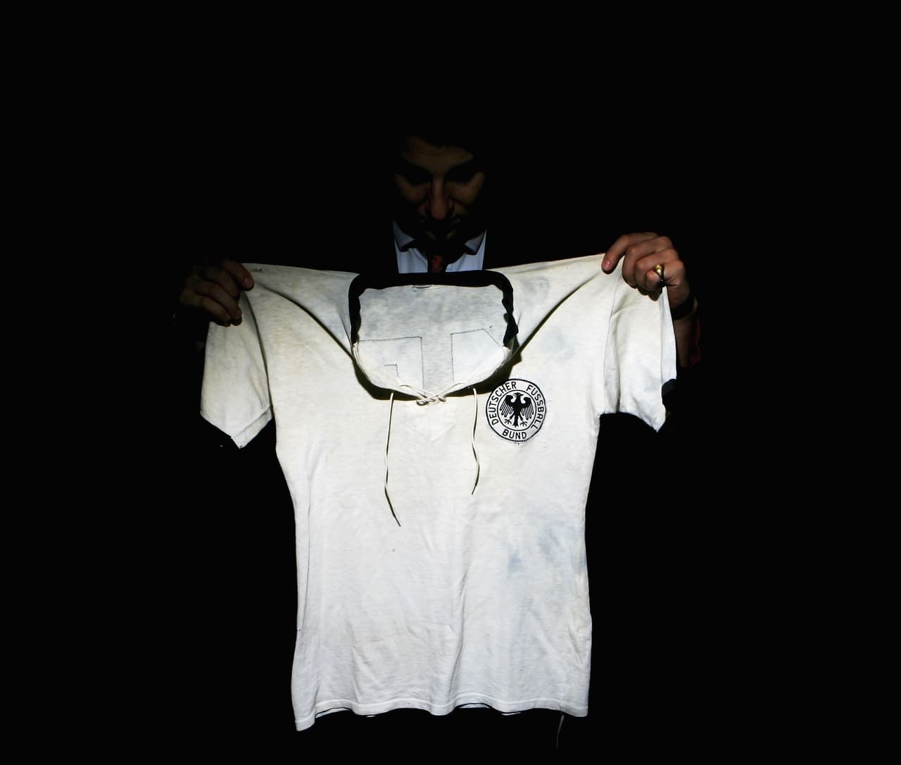 La bandera de Prusia, nación donde estaba Alemania, era blanca con un águila negra y esa marca sí se lleva desde el primer Mundial en el que estuvieron hasta ahora.