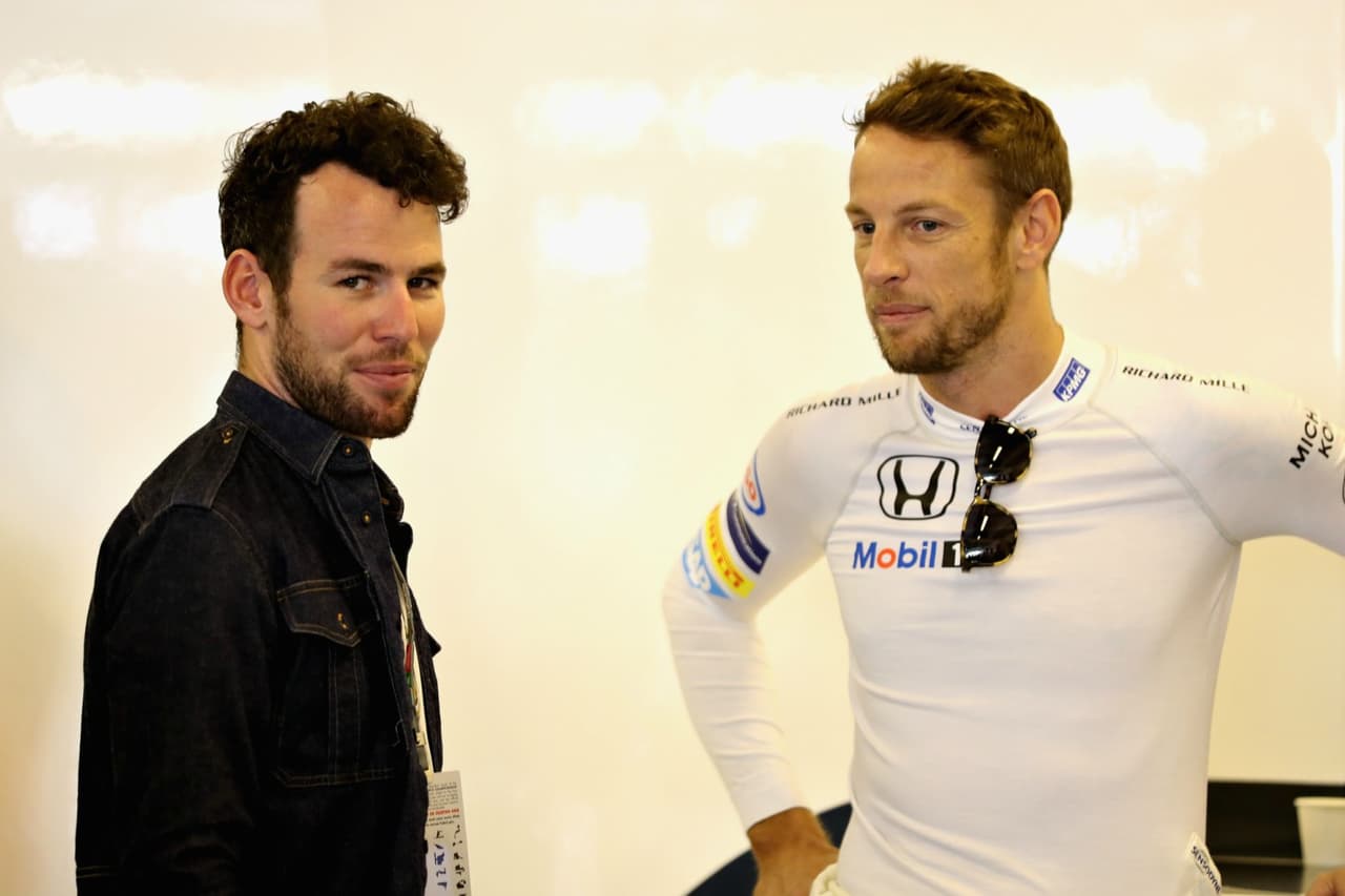 Descalifican a Jenson Button por exceso de velocidad... ¡En un Ironman!