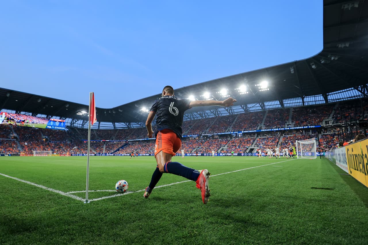 El público espera mejores momentos para disfrutar más todavía de un escenario de primerísima categoría.
<br>