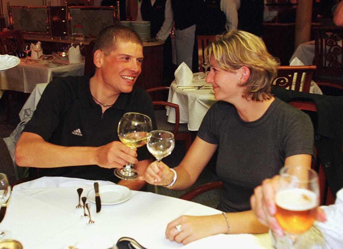 Durante ocho años, Gaby Weiss (derecha) fue pareja de Ullrich, con quien tuvo una hija. Se separaron y en 2006 se casó con Sara Steinhauser con quien tuvo dos hijos más.