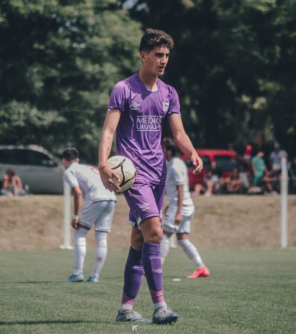 Hijo de ‘Loco’ Abreu, ¿a Chivas?