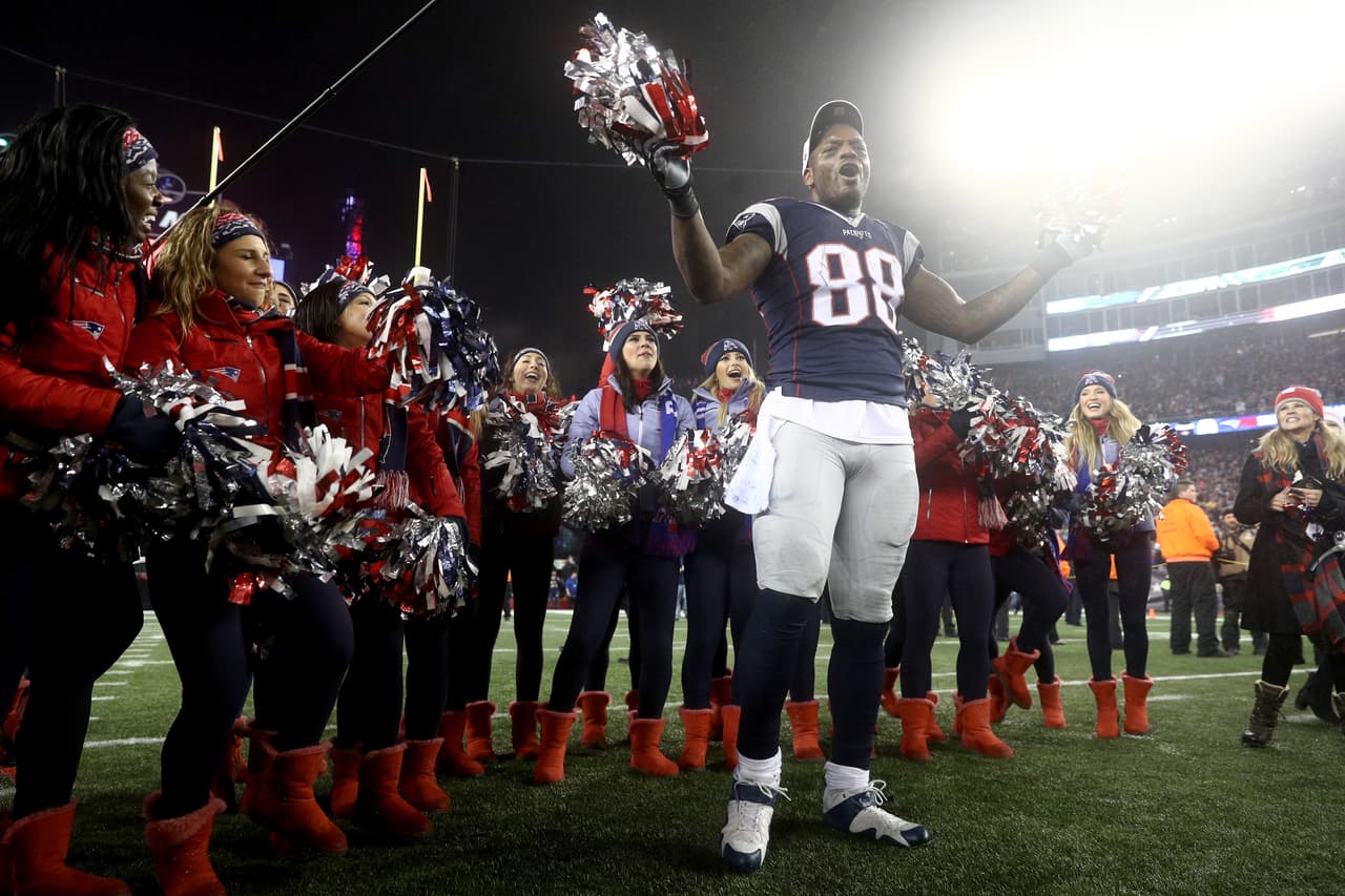 Los New England Patriots encendieron la fiesta al coronarse campeones de la Conferencia Americana de la NFL, tras su victoria contra 36-17 a los Pittsburgh Steelers.
