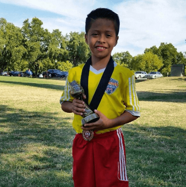 El pequeño Alejando Alcalá es considerado por muchos como el 'Messi mexicano' y ha deslumbrado a todos con sus videos en las redes sociales. Actualmente entrena con la selección Sub-15 gracias a sus actuaciones con el Stockton TLJ FC Rebels. Además se han probado en el Barcelona y Manchester City.