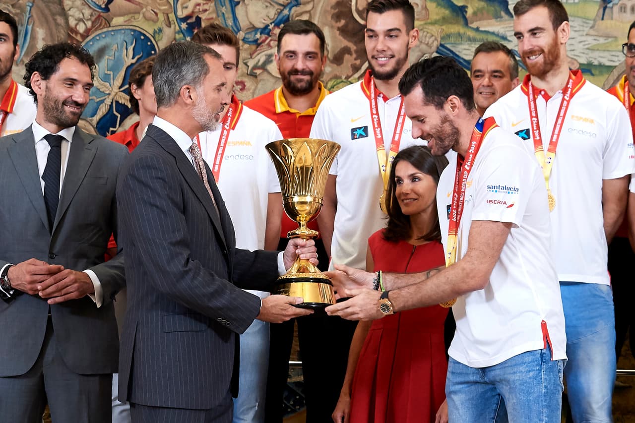 “Nos hacéis sentir muy orgullosos, con todo el país detrás”, indicó el rey.