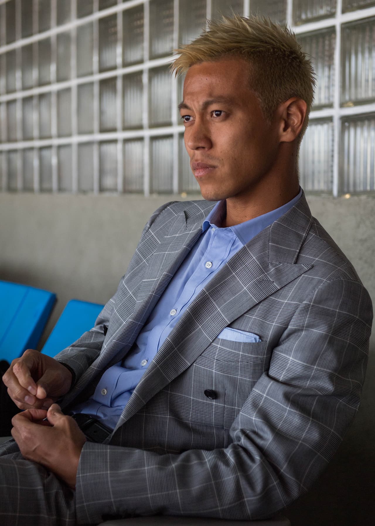 Mucho se ha hablado de Meisuke Honda, nuevo refuerzo de los Tuzos. Hoy, el japonés estuvo apoyando al equipo en uno de los palcos del estadio.