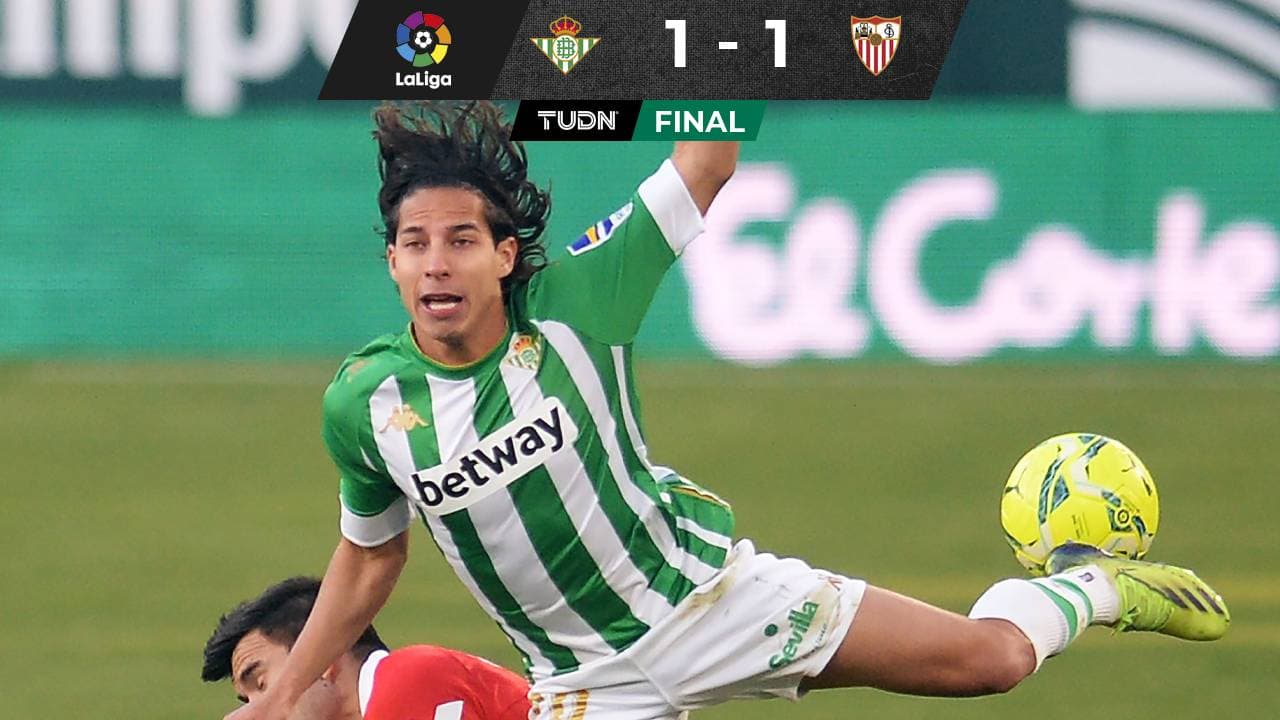 Diego Lainez, titular y protagonista en el Derbi de Sevilla