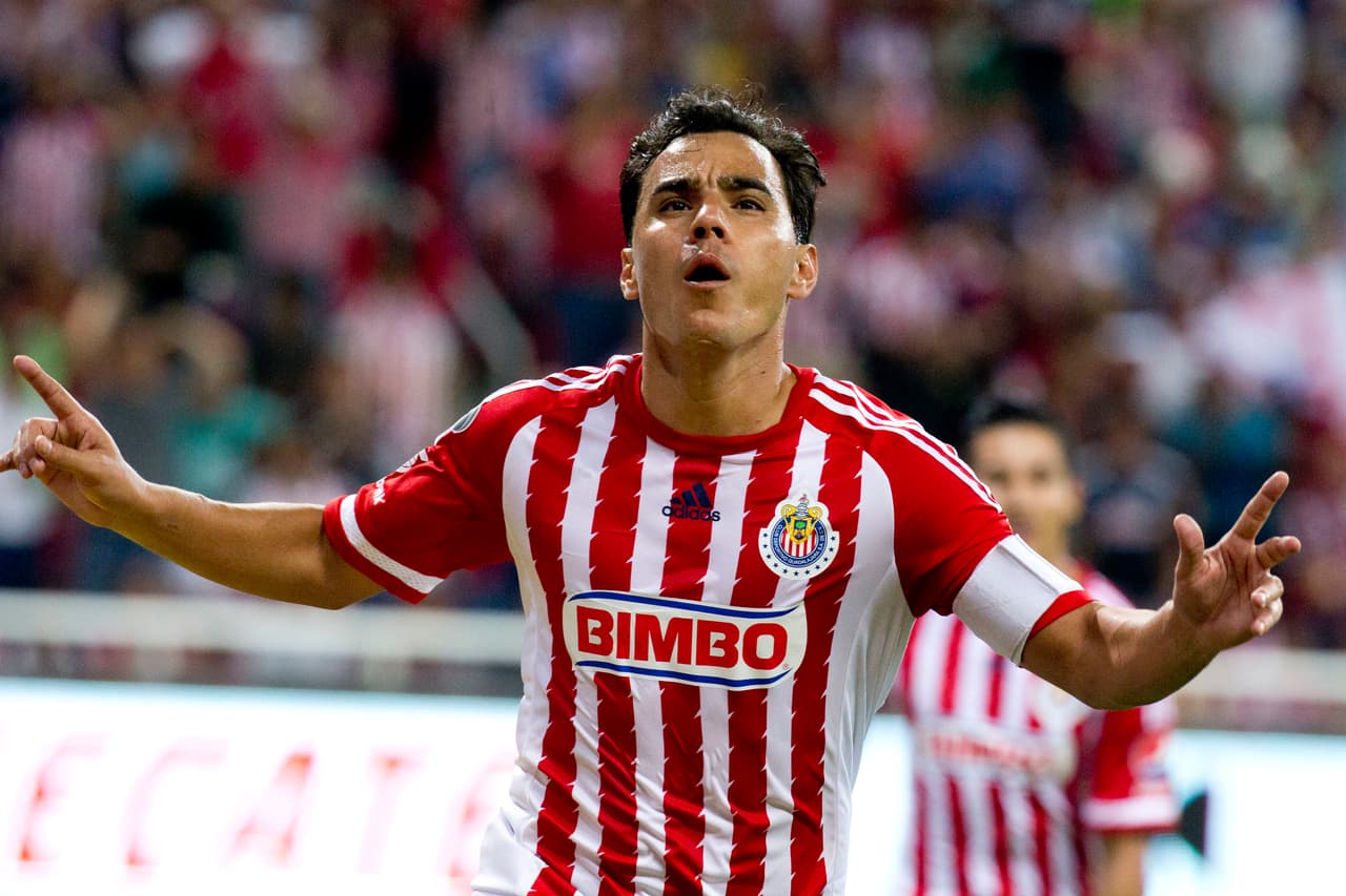 Omar Bravo es el máximo goleador en su historia con 160 goles. En su trayectoria con Chivas, alcanzó un título de Liga MX (2006), una Copa MX (2015) y una Supercopa de México (2015-2016).