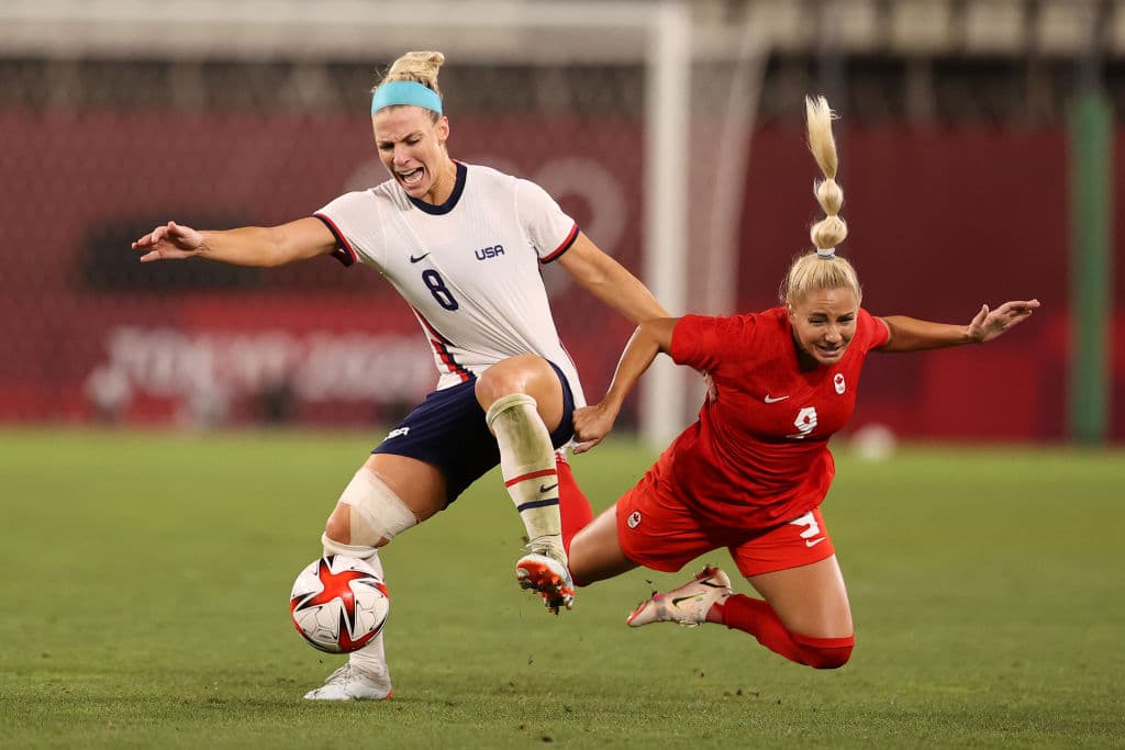 El Team USA fueron sorprendidas por Canadá, el equipo vecino quien, con un penal cobrado por Jessie Fleming al minuto 74, lograron imponerse y sellar su pase a la Final de los Juegos Olímpicos de Tokyo 2020, mientras que el equipo de las ‘barras y las estrellas’ jugará por la de bronce.