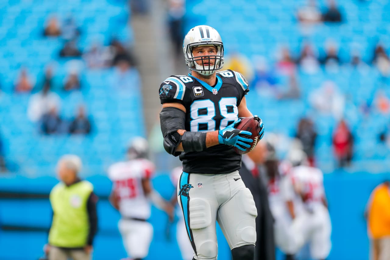 Greg Olsen se perderá de 6 a 8 semanas por fractura en el pie