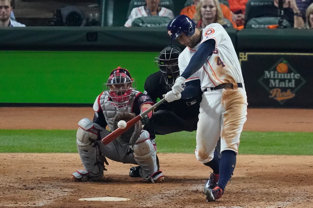 Los Houston Astros caen en el primer juego de la Serie Mundial 5-4 en el Minute Maid Park.