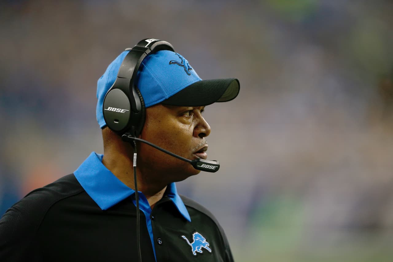 DETROIT LIONS - Jim Caldwell. Los cambios en puestos directivos sirvieron para salvar una campaña desastroza desde el inicio. Caldwell se mantuvo como coach, pero no es seguro que lo mantengan al final, menos si ya es seguro que no tendrá campaña ganadora.