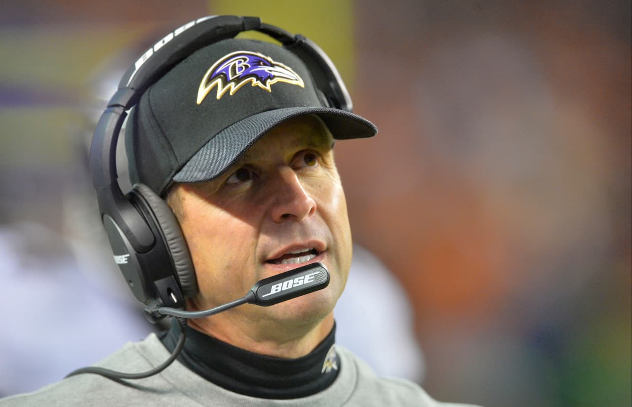 BALTIMORE RAVENS - John Harbaugh. Demasiadas lesiones en jugadores clave destruyeron el proyecto 2015 de un equipo que la temporada pasada tuvo contra las cuerdas al que terminó de campeón: New England. Alguna vez éste equipo fue llamado "los cardíacos Browns", ahora John Harbaugh tiene a "los cardíacos Ravens" que siempre definen triunfos y derrotas en el último minuto de juego.