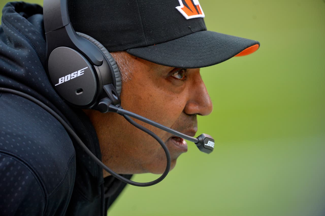 CINCINNATI BENGALS - Marvin Lewis. A pesar de todos los logros, invictos mucho tiempo, marca ganadora y ahora número uno de la Conferencia Americana, el coach Lewis será perseguido hasta que rompa la maldición de 4 derrotas consecutivas en Ronda de Comodines.