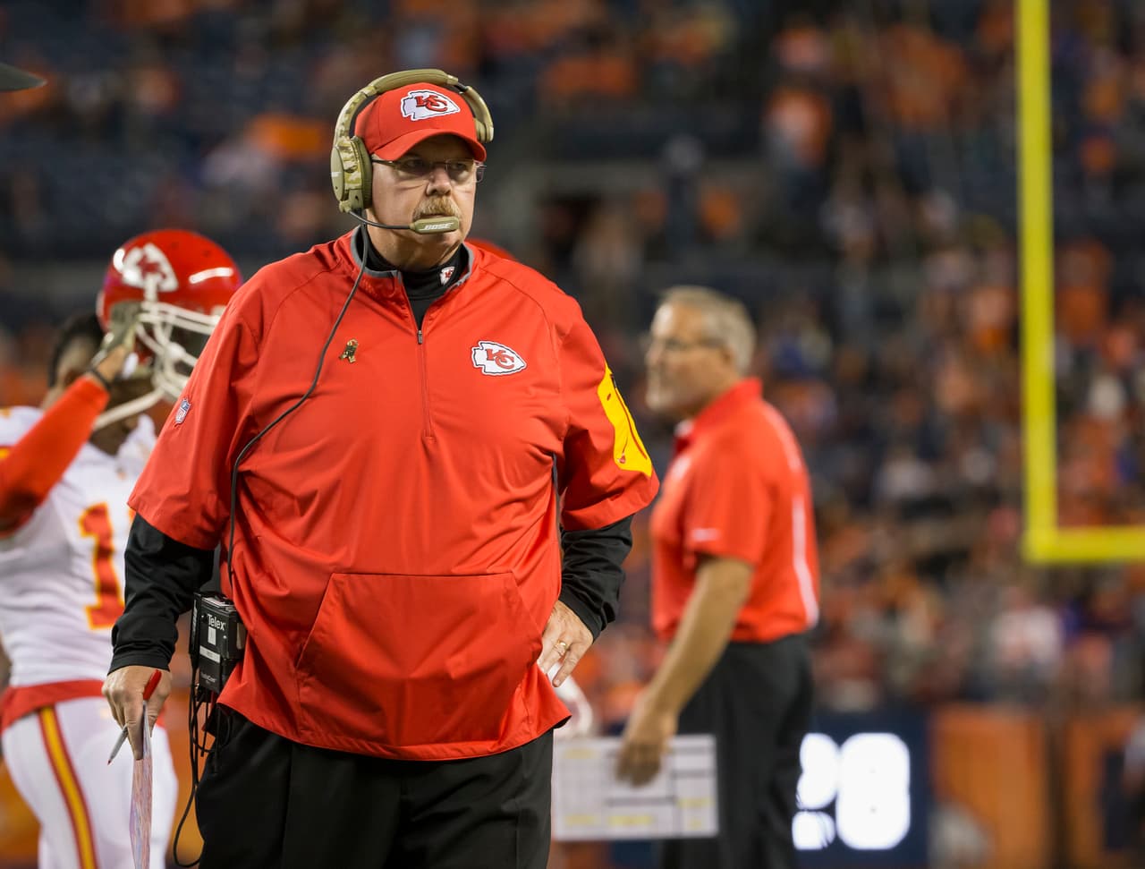 KANSAS CITY CHIEFS - Andy Reid. Está en camino de su tercera temporada ganadora consecutiva. La lesión de Jamaal Charles cambió la cara de este equipo. La total dependencia en un jugador, se transformó en ayuda colectiva y Reid tiene mucho mérito en ello. Veremos hasta dónde llega.