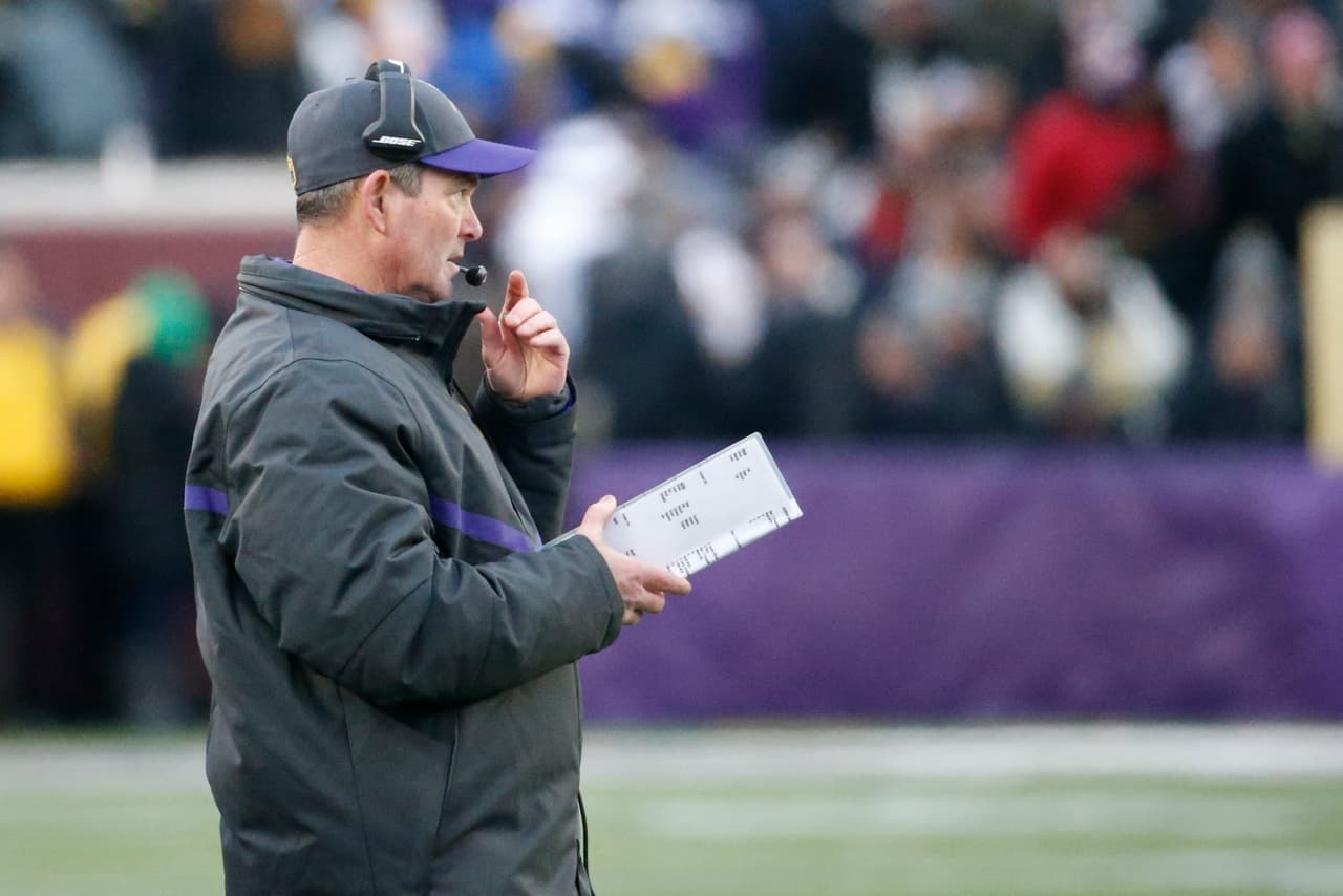 MINNESOTA VIKINGS - Mike Zimmer. En su segundo año vienen en ascenso. No son todavía un equipo que pueda vencer a los favoritos en playoffs, pero ya puede correr al ritmo de llegar a postemporada gracias a las piernas de Adrian Peterson.