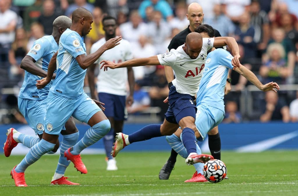 Con gol de Son Heung-Min, Tottenham suma sus tres primeros puntos de la temporada ante el Manchester City de Pep Guardiola en la Premier League. El estadio de los Spurs lució lleno en su totalidad, tal como en los tiempos previos a la pandemia del COVID-19.