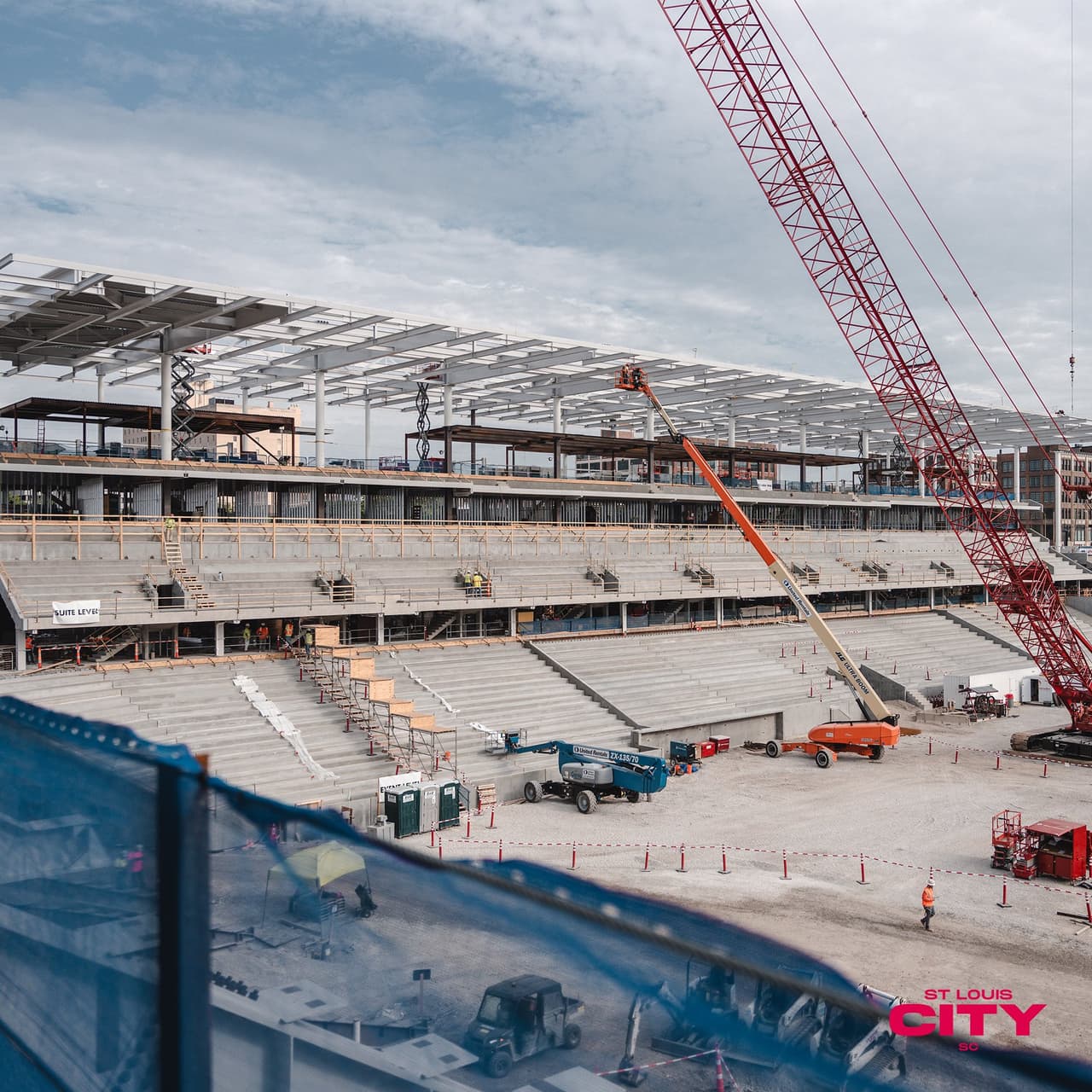 La parte gruesa de la construcción ya está notablemente avanzada.