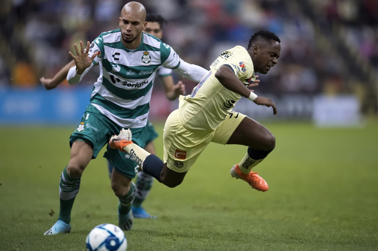 Mattheus Doria: cada vez se ha apoderado de la defensa central, con gran liderazgo y una personalidad imponente, este zaguero brasileño de los Guerreros debe continar como el pilar.