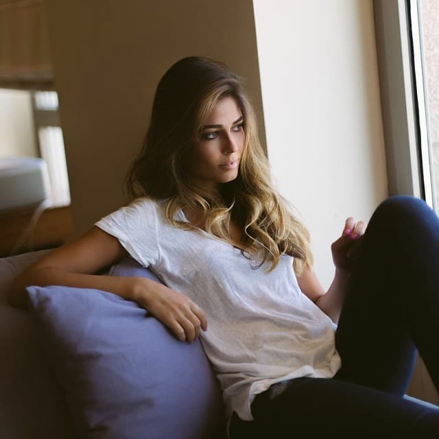 La bella modelo israelí es actual pareja del jugador del Barcelona, y jamás se pierde los juegos de los Blaugranas y ahora quiere que su equipo favorito gane el Mundial de Clubes.