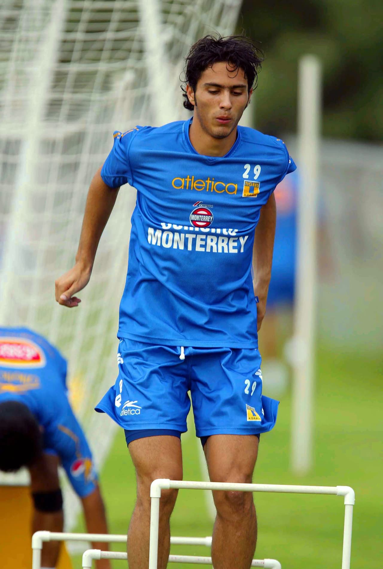 Quizás el caso más emblemático es el de Aldo De Nigris, regio de nacimiento y su inicio futbolístico fue con Tigres.