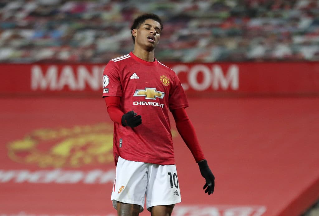 Con gol al minuto 93 de Marcus Rashford, el Manchester United se llevó la victoria sobre el Wolverhampton. El equipo visitante, sin Raúl Jiménez, no logró anotar y así los 'Red Devils' se colocan en segunda posición de la tabla sólamente a dos puntos del Liverpool en la Premier League.