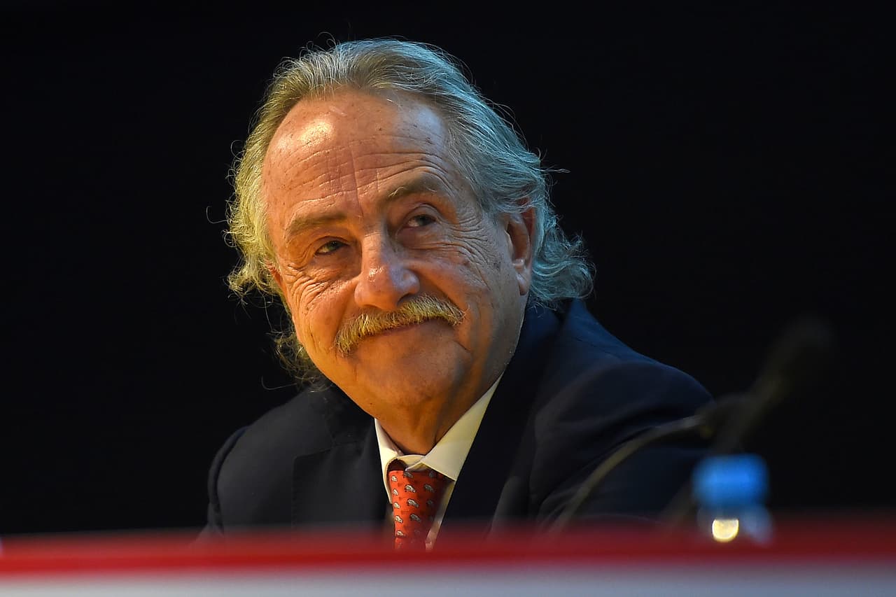 Decio de María volvió a México y no garantizó la continuidad de Osorio