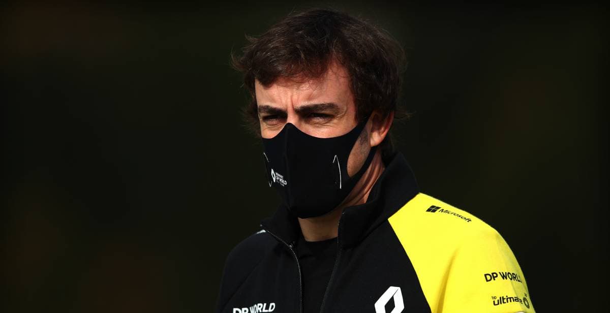 El piloto Fernando Alonso deja el hospital tras su accidente