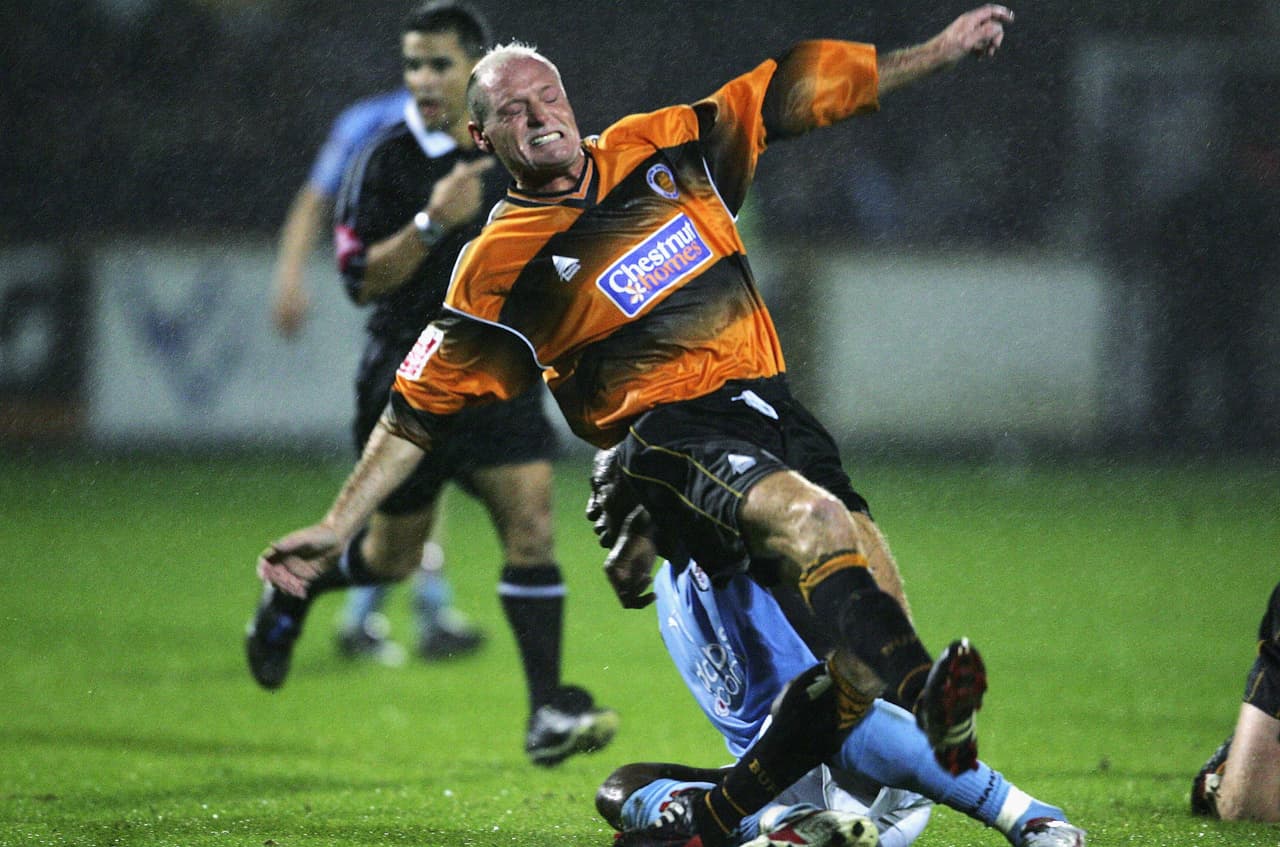 Los últimos años de la carrera profesional de Gascoigne fueron de una fuerte caída en su nivel marcada por actos de indisciplina relacionados con su alcoholismo.