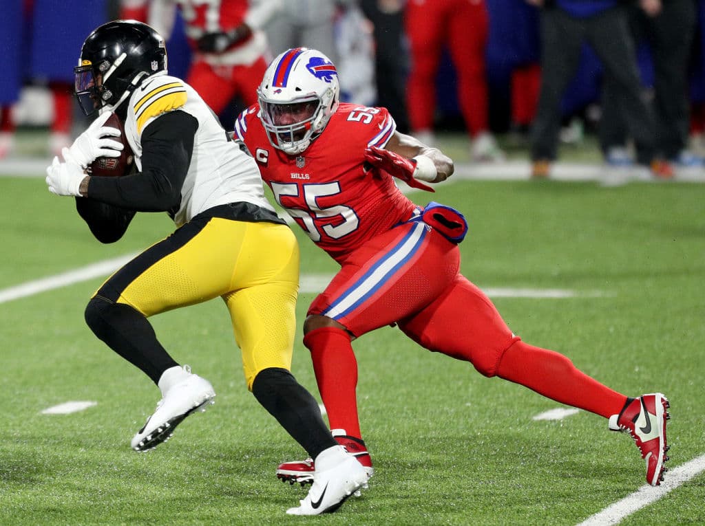 Steffon Diggs brilla con una anotación y 130 yardas por aire en la victoria 15-26 de los Bills sobre los Steelers.