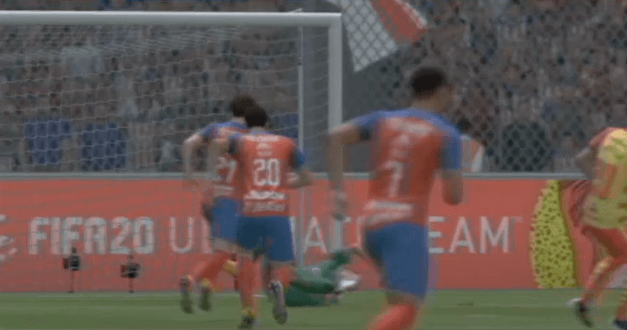 Las Chivas de Raúl Gudiño vienen de atrás para vencer 4-3 a Monarcas Morelia del 'Chino' Huerta.