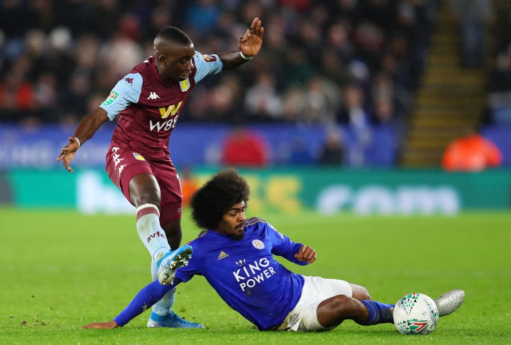 El Leicester City empata 1-1 con el Aston Villa; Guilbert abrió el marcador para la visita, Iheanacho igualó la ida de la semifinal de la Carabao Cup.