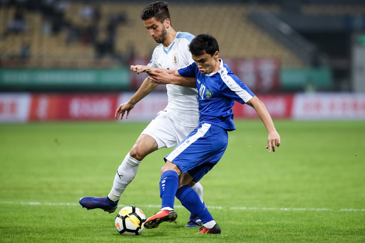 No fue un partido fácil para Uzbekistán y en especial por la presión alta de los sudamericanos, en especial con Rodrigo Bentancurt.