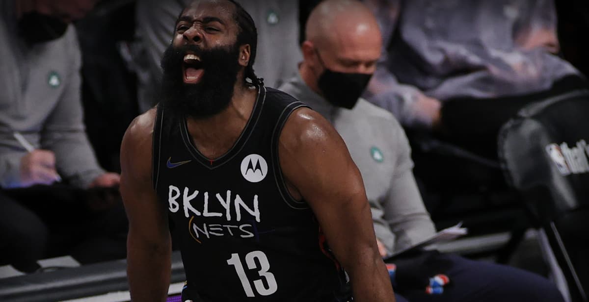 James Harden se lesiona y abandona a los Nets ante Bucks