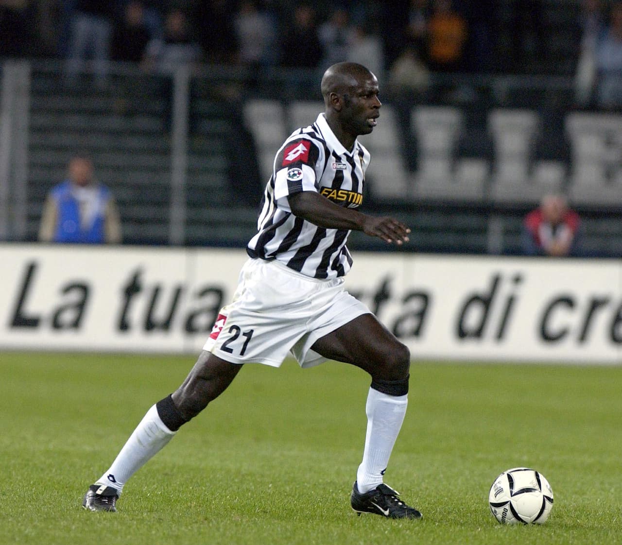 9. Lilian Thuram (Francia) - 46 millones de euros del Parma a la Juventus.
