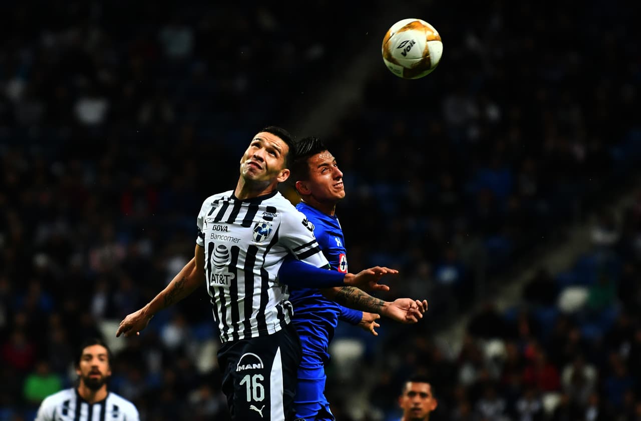 <b>Celso Ortíz: 7.</b> Junto con Rodríguez impuso el juego de Monterrey en mediocampo superando a la pareja Marcone-Baca. (Imago 7)