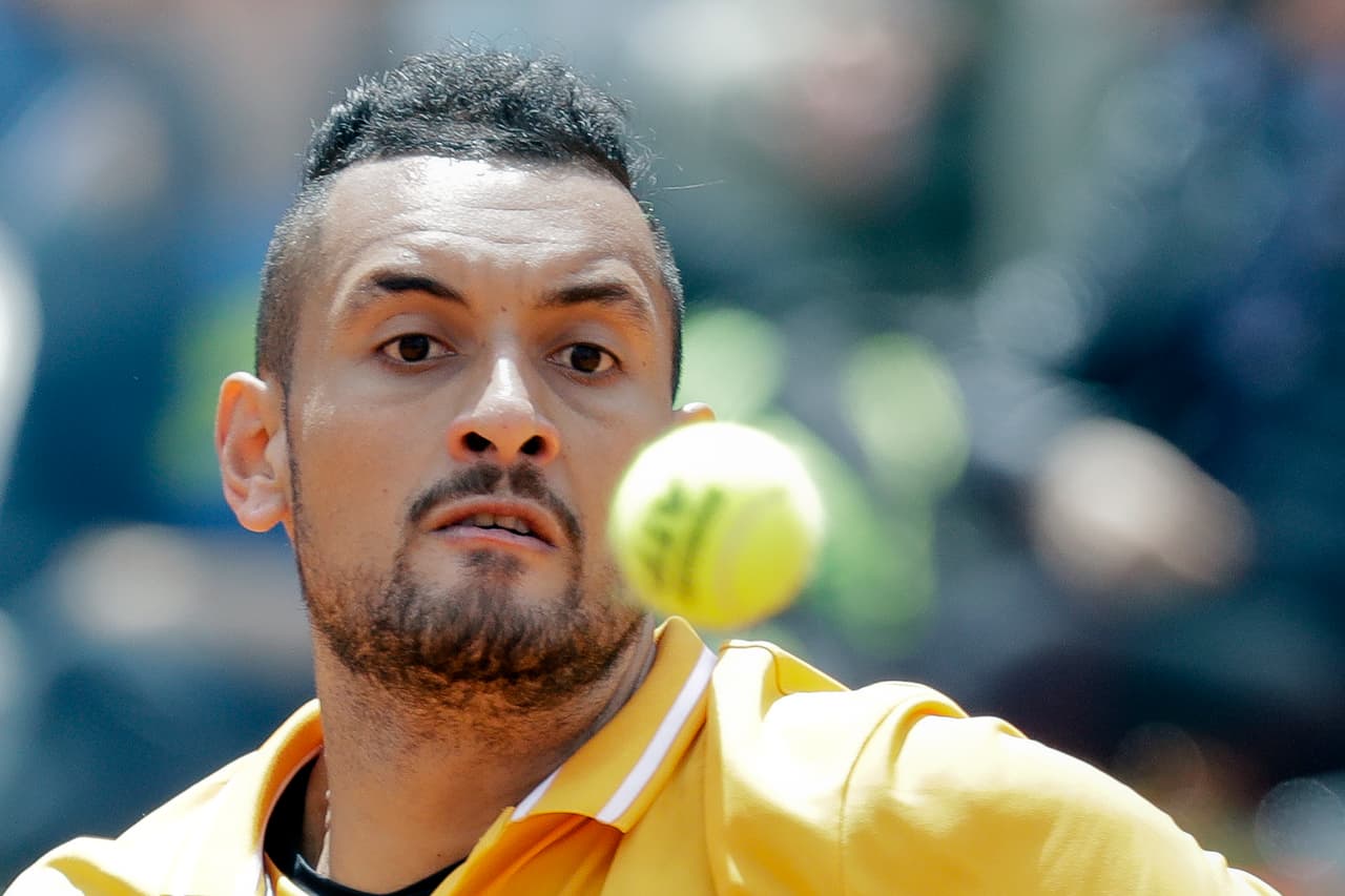 Nick Kyrgios de Australia es un tenista con grandes facultades y lo ha demostrado a lo largo de su carrera. Sin embargo, es su lado oscuro el que muchas veces le juega una mala pasada y este día en el Abierto de Roma, no fue la excepción.