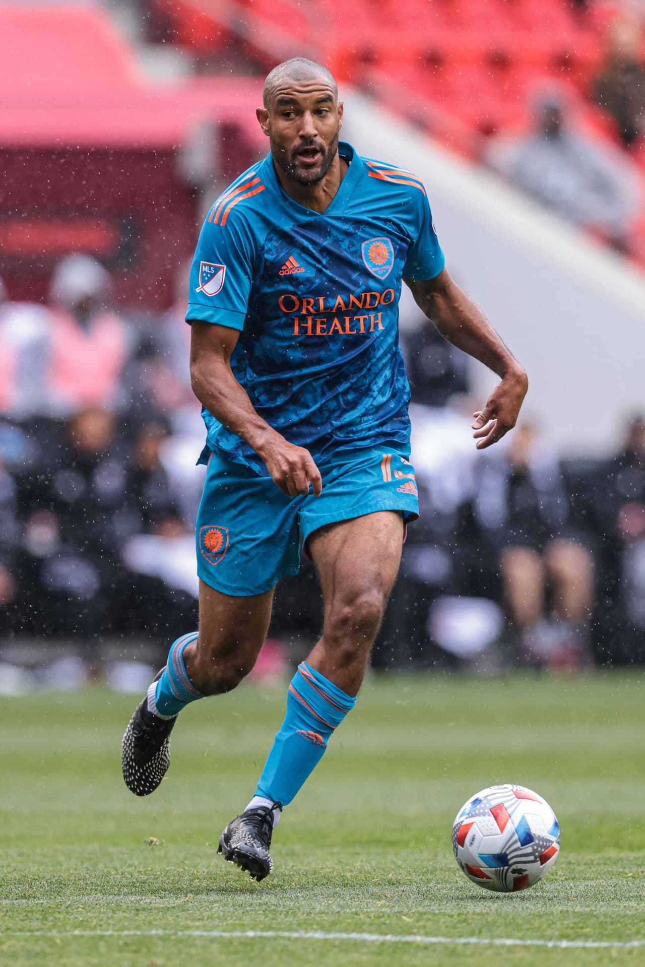 Con un gol desde el vestuario, Tesho Akindele puso rápidamente en ventaja a Orlando City SC sobre Toronto FC.