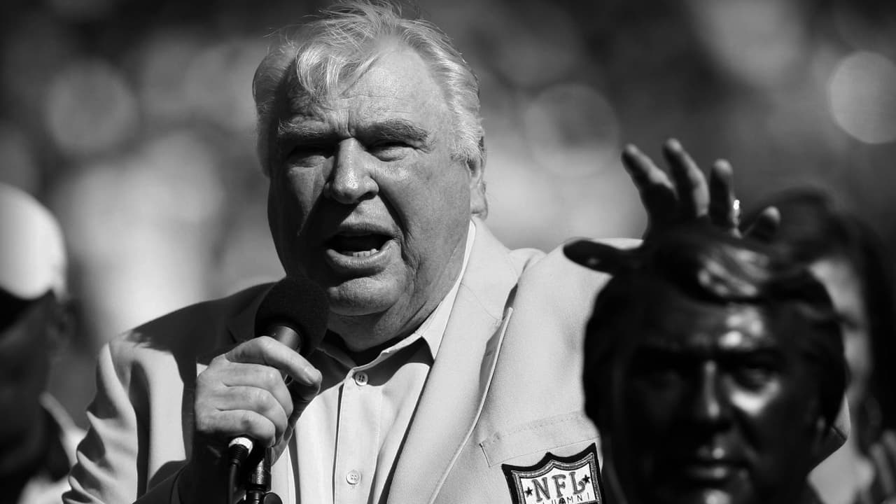 Muere John Madden, legendario coach de los Raiders