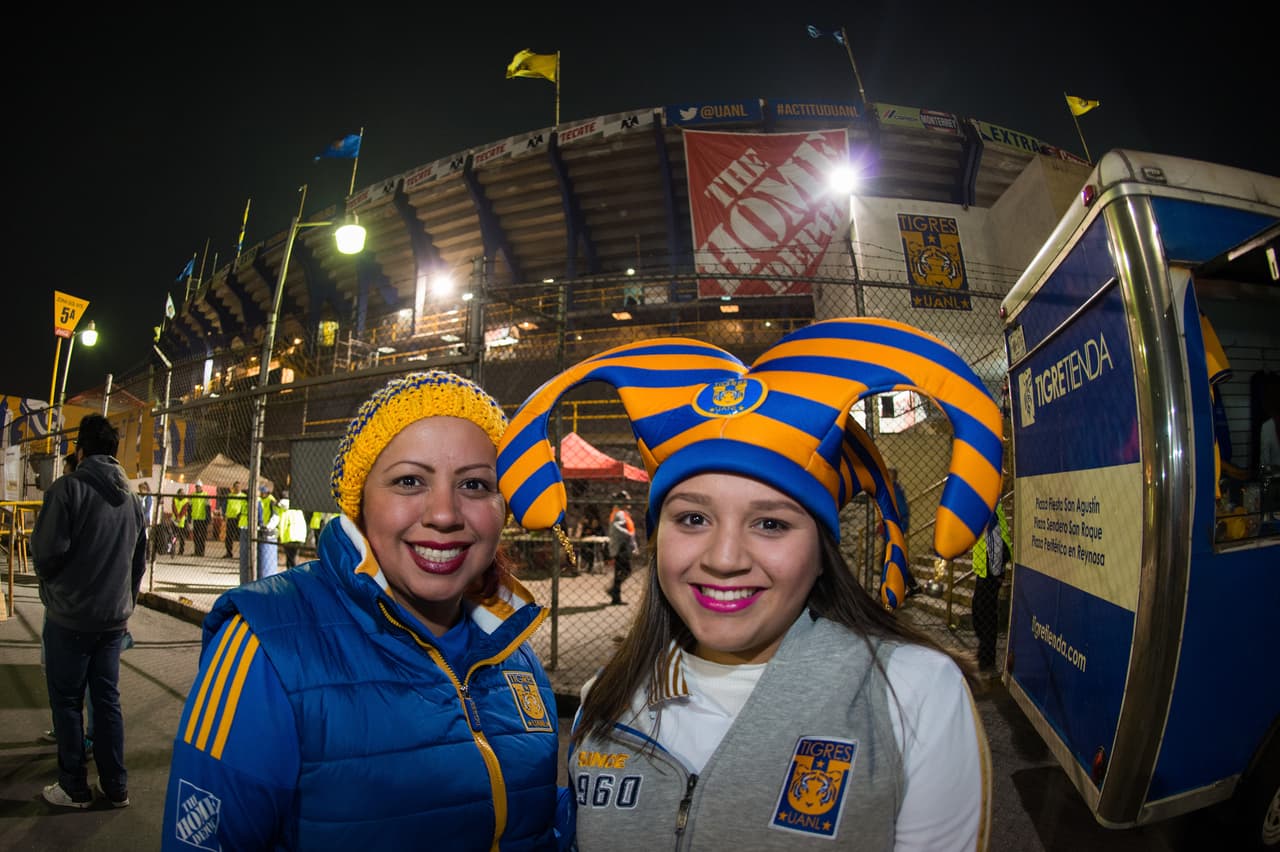 Colorido de afición en semis de Liga MX