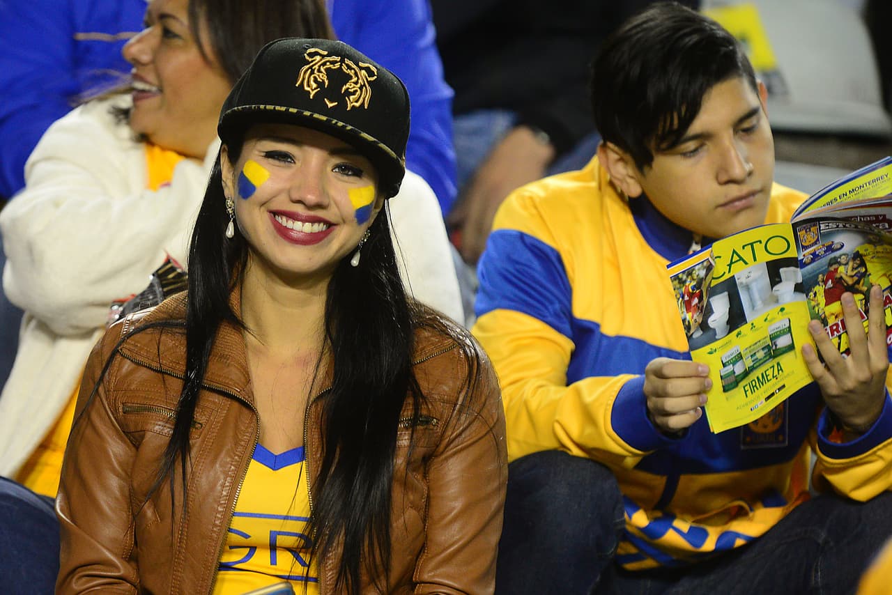 Colorido de afición en semis de Liga MX