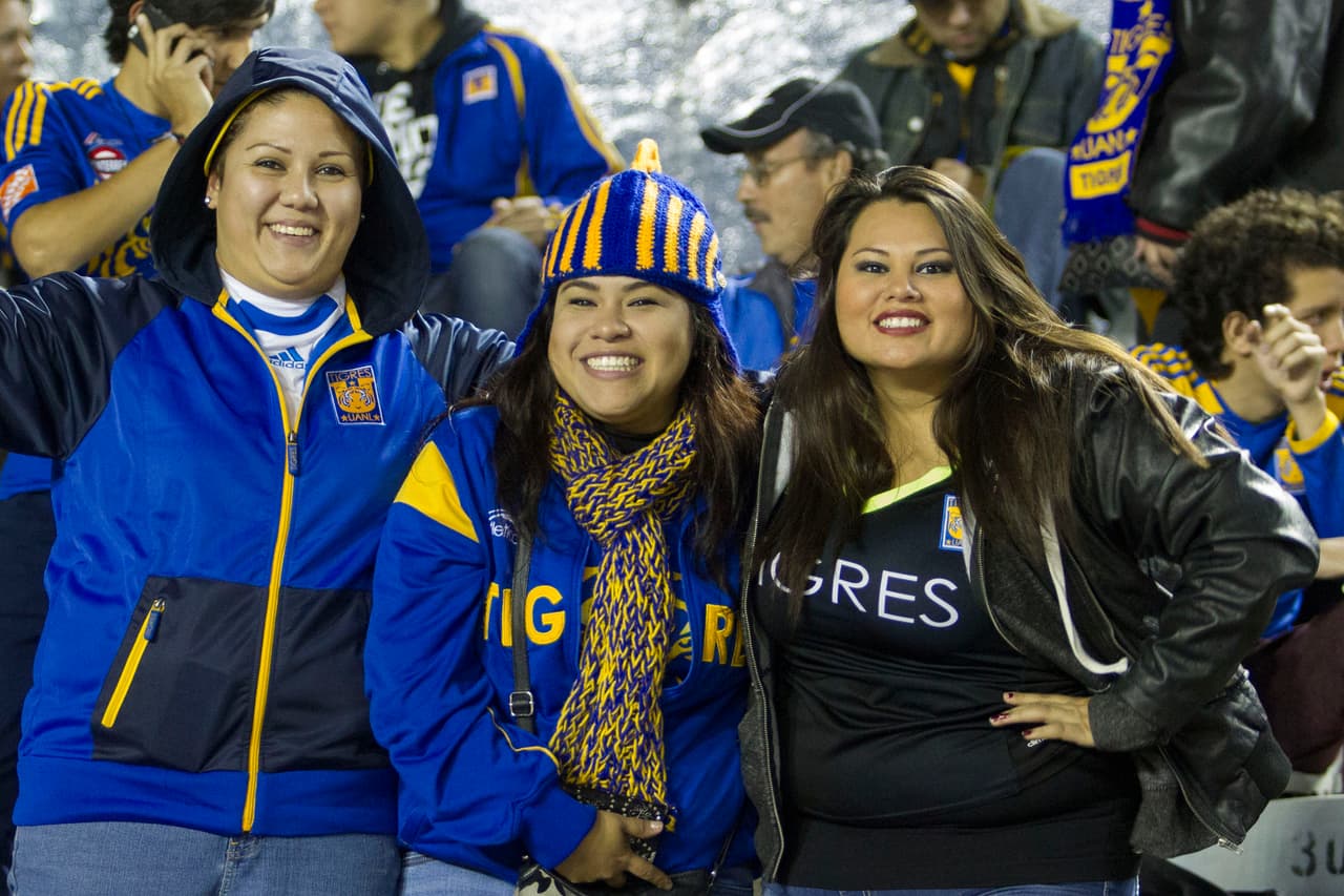 Colorido de afición en semis de Liga MX