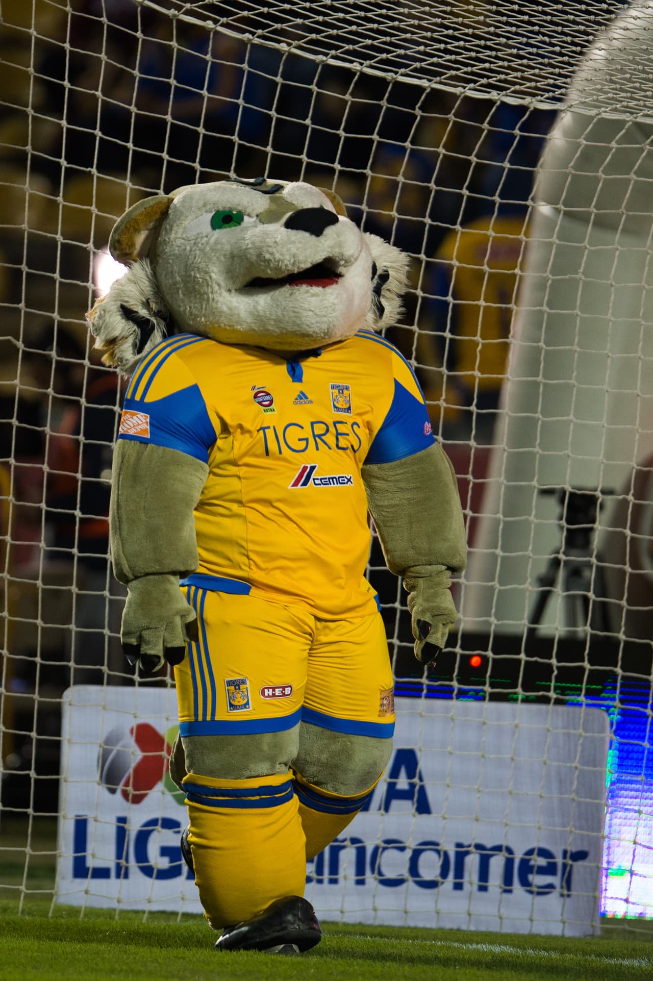 Colorido de afición en semis de Liga MX