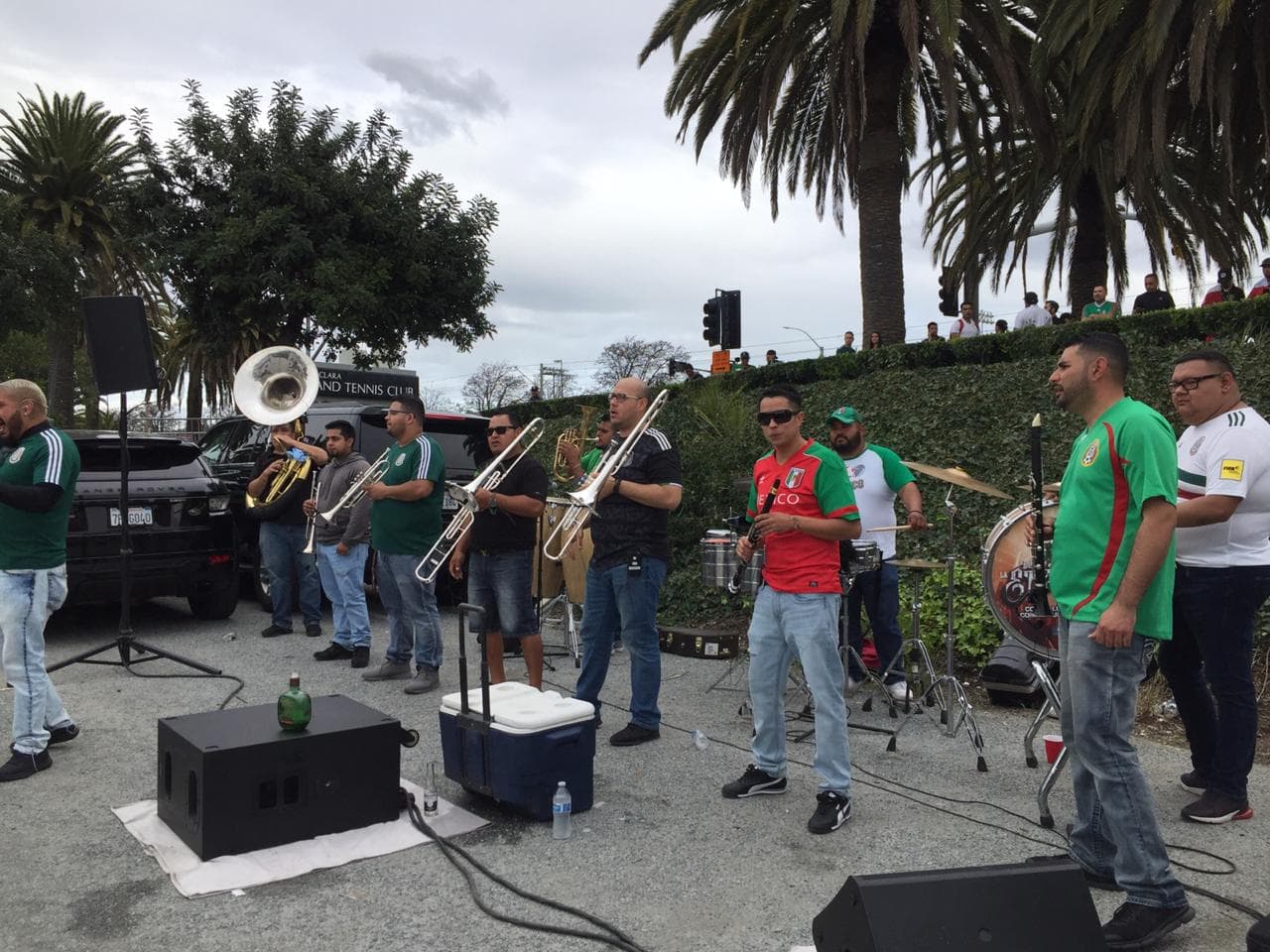 Así se vivió el color previo al partido amistosos internacional entre las selecciones de México y Paraguay en la casa de los San Francisco 49ers, el Levi's Stadium, en Santa Clara, California.