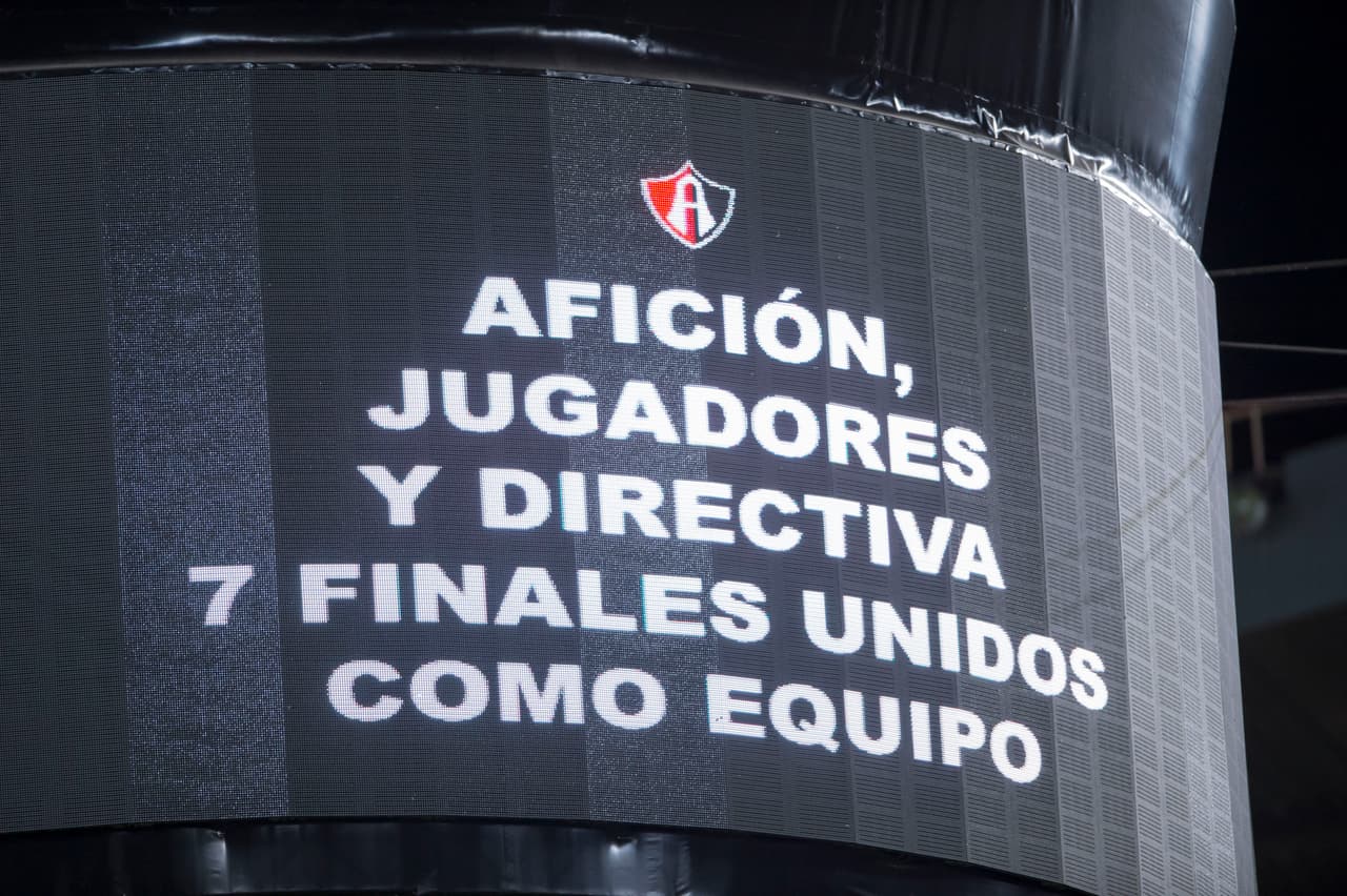 En la pantalla del estadio también se mostró el mensaje para pedir unión de todos los seguidores del Atlas.