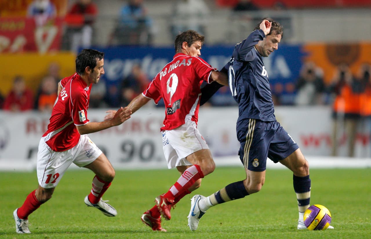 En medio de una disputa judicial por apelar la decisión, el perjuicio fue más grande y desde 2014 está en esa Segunda División B, la tercera categoría en España.